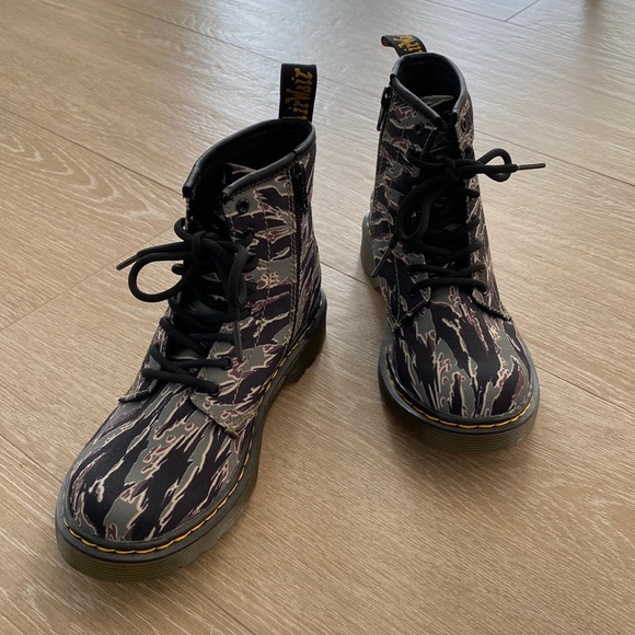 Dr. Martens Junior 1460 Camo Boots, GREEN JUNGLE CAMO K T CANVAS, Size 3, NEW!! - Picture 2 of 11